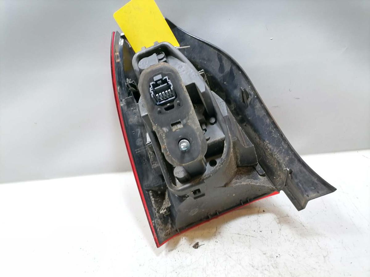 Renault Twingo 2 originla Rücklicht Rückleuchte Schlussleuchte rechts Facelift Bj.2014